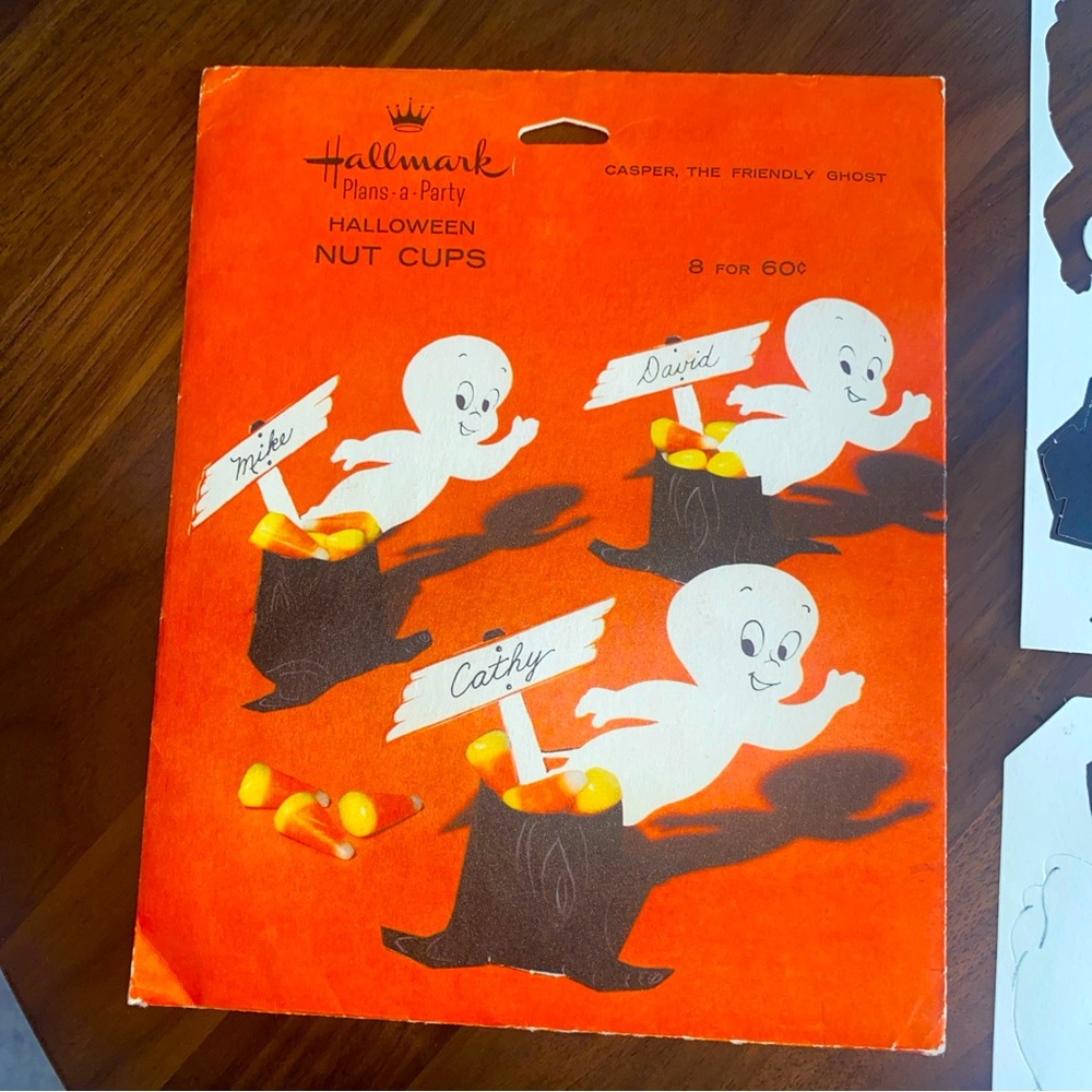 Hallmark Casper the friendly ghost nut cups.  6 unused in original 1960s pack!